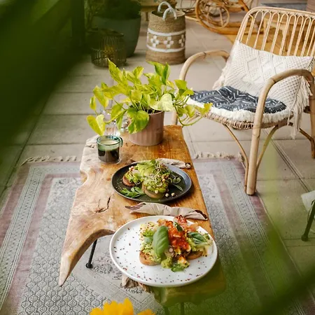 ホテル Haus Am Lakefront On Thun Self Check-in Digital Reception オーバーホーフェン