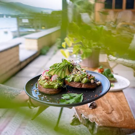 Room's At Haus Am Direkt Am Thunersee Gelegen Mit Self Check In&digitaler Rezeption Oberhofen