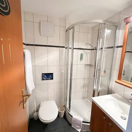 Haus Am Lakefront On Thun Self Check-in Digital Reception Hotell Oberhofen